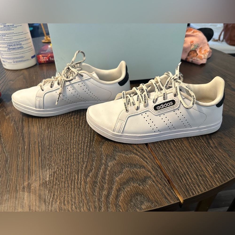 Adidas Courtpoint Tennis Shoes White Black Cloudfoam HWI 28Y001 Womens 6